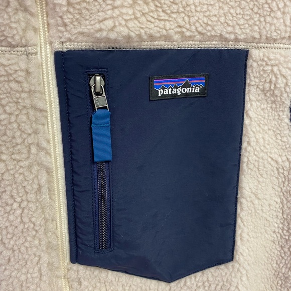 Patagonia Men’s Classic Retro-X Vest - Picture 3 of 4